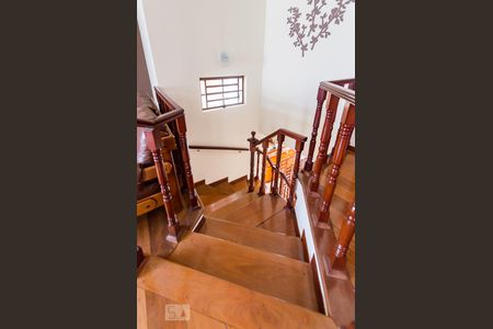 Casa à venda com 258m², 4 quartos e 5 vagasSala - Escada