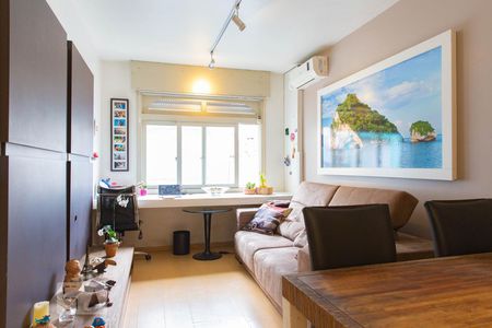 Sala de apartamento à venda com 1 quarto, 44m² em Petrópolis, Porto Alegre