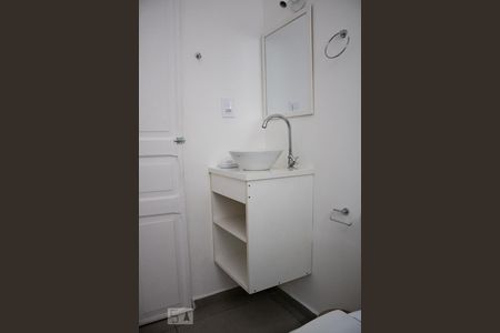 Studio para alugar com 24m², 1 quarto e sem vaga Studio para alugar com 24m², 1 quarto e sem vagaBanheiro