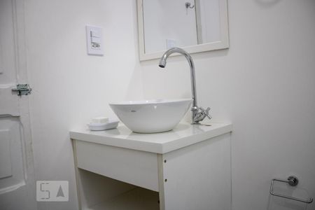 Studio para alugar com 24m², 1 quarto e sem vaga Studio para alugar com 24m², 1 quarto e sem vagaBanheiro