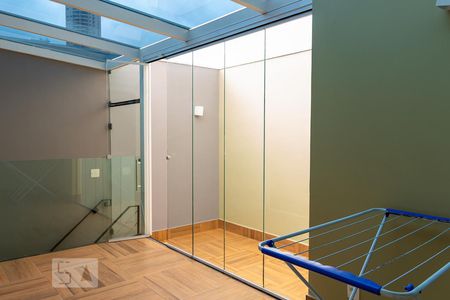 Casa de condomínio para alugar com 160m², 2 quartos e 1 vagaÁrea de serviço