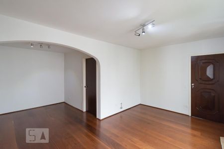 Apartamento para alugar com 100m², 3 quartos e sem vaga Apartamento para alugar com 100m², 3 quartos e sem vagaSala