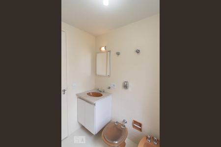 Apartamento para alugar com 100m², 3 quartos e sem vaga Apartamento para alugar com 100m², 3 quartos e sem vagaBanheiro Social