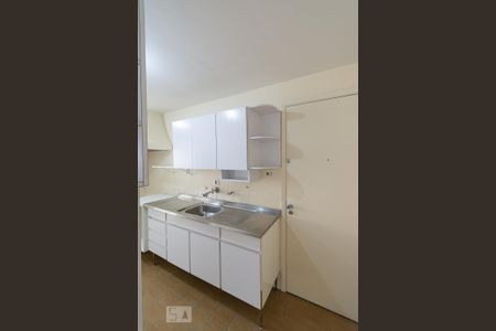 Apartamento para alugar com 100m², 3 quartos e sem vaga Apartamento para alugar com 100m², 3 quartos e sem vagaCozinha