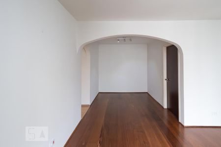 Apartamento para alugar com 100m², 3 quartos e sem vaga Apartamento para alugar com 100m², 3 quartos e sem vagaSala