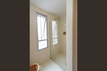 Apartamento para alugar com 100m², 3 quartos e sem vaga Apartamento para alugar com 100m², 3 quartos e sem vagaBanheiro Social