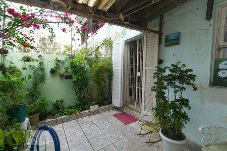 Casa à venda com 100m², 3 quartos e 2 vagasÁrea de serviço