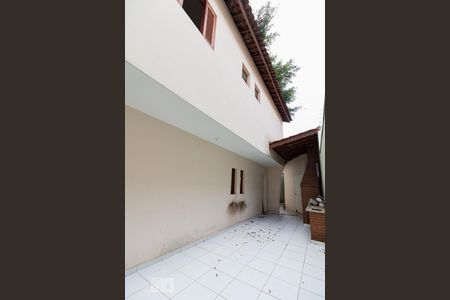 Casa à venda com 166m², 4 quartos e 2 vagasÁrea externa dos fundos