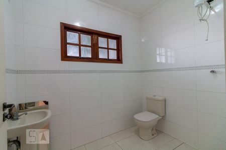 Casa à venda com 166m², 4 quartos e 2 vagasBanheiro social