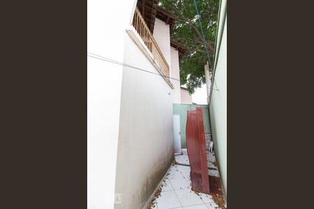 Casa à venda com 166m², 4 quartos e 2 vagasÁrea externa lateral