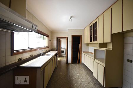 Casa à venda com 350m², 4 quartos e 4 vagas Casa à venda com 350m², 4 quartos e 4 vagasCozinha