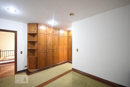 Casa à venda com 350m², 4 quartos e 4 vagas Casa à venda com 350m², 4 quartos e 4 vagasSuíte 1