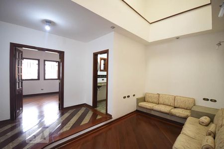 Sala de casa para alugar com 4 quartos, 350m² em Lar São Paulo, São Paulo