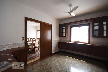 Casa à venda com 350m², 4 quartos e 4 vagas Casa à venda com 350m², 4 quartos e 4 vagasCopa 2