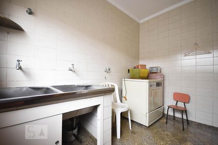 Casa à venda com 350m², 4 quartos e 4 vagas Casa à venda com 350m², 4 quartos e 4 vagasÁrea de Serviço