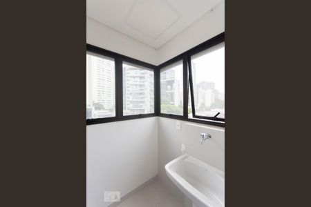 Area de servuli de apartamento para alugar com 2 quartos, 98m² em Jardim Europa, São Paulo