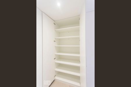 Apartamento para alugar com 98m², 2 quartos e 2 vagas Apartamento para alugar com 98m², 2 quartos e 2 vagasArmario