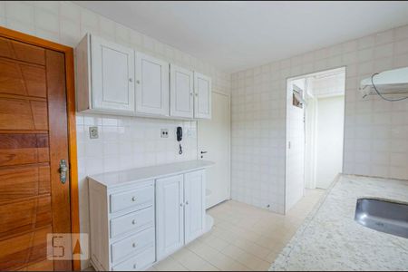 Apartamento à venda com 100m², 2 quartos e 1 vagaCozinha