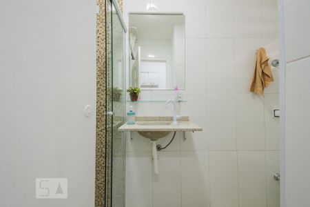 Banheiro/área de serviço de kitnet/studio para alugar com 1 quarto, 29m² em Liberdade, São Paulo