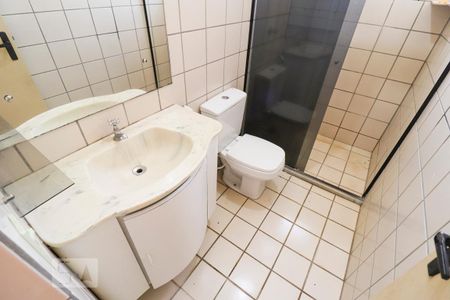 Banheiro de apartamento para alugar com 2 quartos, 60m² em Parque Amazônia, Goiânia