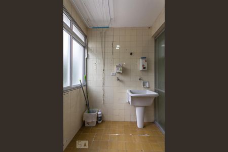 Apartamento à venda com 120m², 2 quartos e 1 vagaÁrea de Serviço