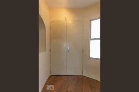 Entrada de apartamento à venda com 2 quartos, 120m² em Vila Suzana, São Paulo