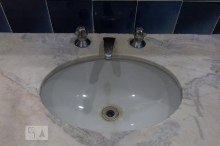 Banheiro de apartamento à venda com 2 quartos, 120m² em Vila Suzana, São Paulo