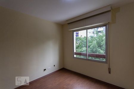Quarto de apartamento à venda com 2 quartos, 120m² em Vila Suzana, São Paulo