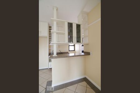 Balcão da cozinha de apartamento à venda com 1 quarto, 55m² em Cambuí, Campinas