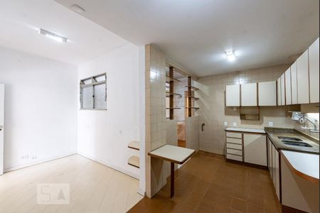 Apartamento para alugar com 166m², 4 quartos e 1 vaga Apartamento para alugar com 166m², 4 quartos e 1 vagaCozinha