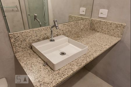 Apartamento para alugar com 166m², 4 quartos e 1 vaga Apartamento para alugar com 166m², 4 quartos e 1 vagaBanheiro da Suíte 2