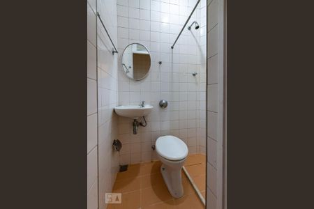 Apartamento para alugar com 166m², 4 quartos e 1 vaga Apartamento para alugar com 166m², 4 quartos e 1 vagaBanheiro de Serviço