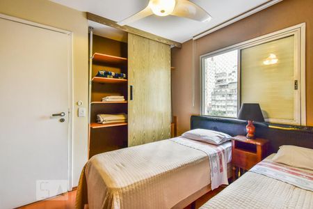 Apartamento à venda com 140m², 3 quartos e 2 vagasQuarto 2