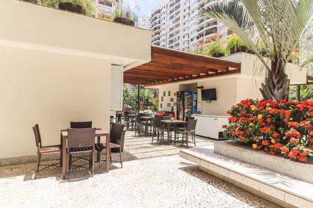 Apartamento para alugar com 70m², 2 quartos e 1 vaga