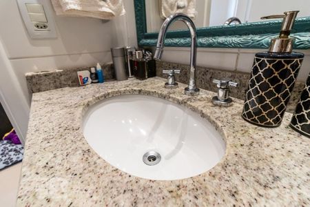 Detalhe do Banheiro Social de apartamento à venda com 1 quarto, 79m² em Empresarial 18 do Forte, Barueri