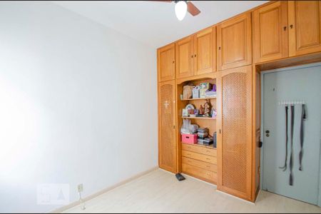 Apartamento à venda com 121m², 3 quartos e 2 vagasQuarto 2