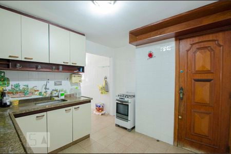 Apartamento à venda com 121m², 3 quartos e 2 vagasCozinha