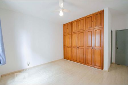 Suíte de apartamento para alugar com 3 quartos, 121m² em Grajau, Rio de Janeiro