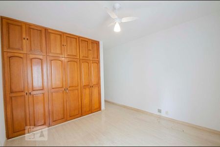 Apartamento à venda com 121m², 3 quartos e 2 vagasSuíte