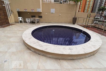 Apartamento para alugar com 72m², 2 quartos e 1 vagaÁrea comum