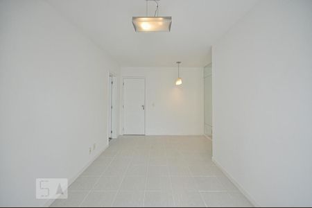 Sala de apartamento para alugar com 2 quartos, 64m² em Camorim, Rio de Janeiro