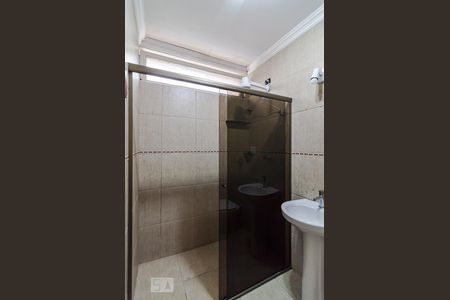 Banheiro de apartamento para alugar com 2 quartos, 54m² em República, São Paulo