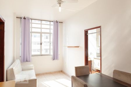 Sala  de apartamento para alugar com 2 quartos, 52m² em Centro, Belo Horizonte