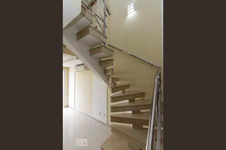 Apartamento à venda com 119m², 3 quartos e 2 vagasescada