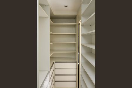 Apartamento à venda com 119m², 3 quartos e 2 vagasCloset suite 02