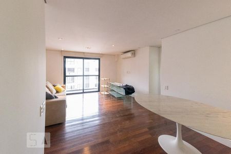 Sala de apartamento para alugar com 2 quartos, 110m² em Moema, São Paulo