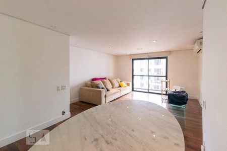 Sala de apartamento para alugar com 2 quartos, 110m² em Moema, São Paulo