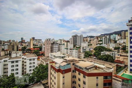 Vista Sala de apartamento à venda com 2 quartos, 67m² em Anchieta, Belo Horizonte
