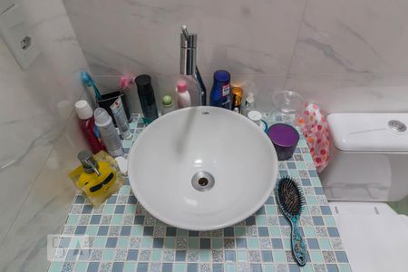 Pia do banheiro de casa de condomínio para alugar com 2 quartos, 60m² em Jardim Adriana, Guarulhos