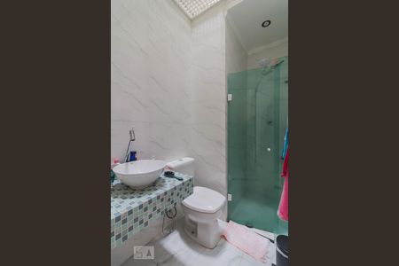 Banheiro de casa de condomínio para alugar com 2 quartos, 60m² em Jardim Adriana, Guarulhos